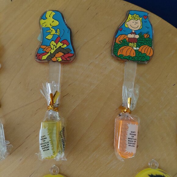 11 Vintage World Trend Halloween Mini Toothbrushes Peanuts Ghost Witch Black Cat - Picture 2 of 5